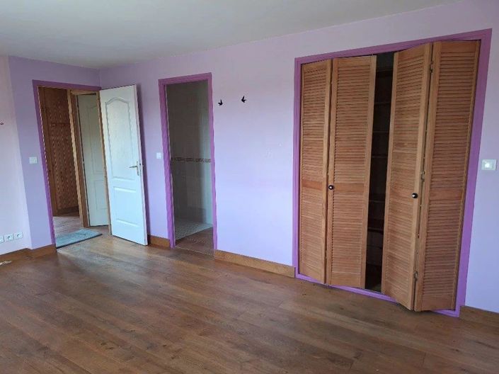 Image No.17-4 Bed House for sale