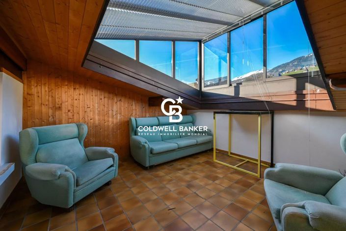 Image No.12-5 Bed House for sale