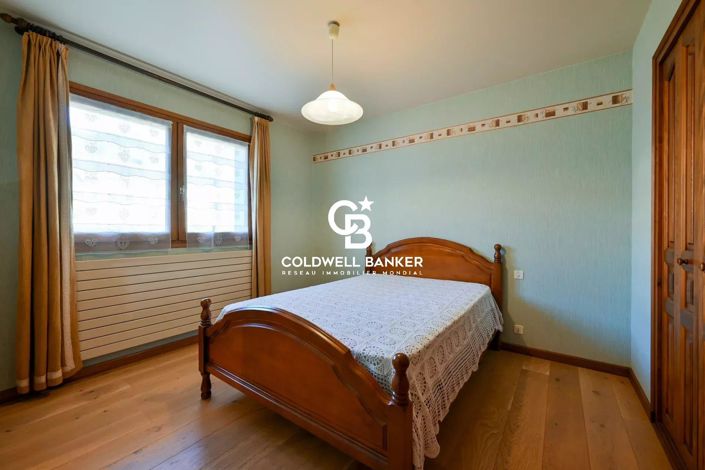 Image No.9-5 Bed House for sale