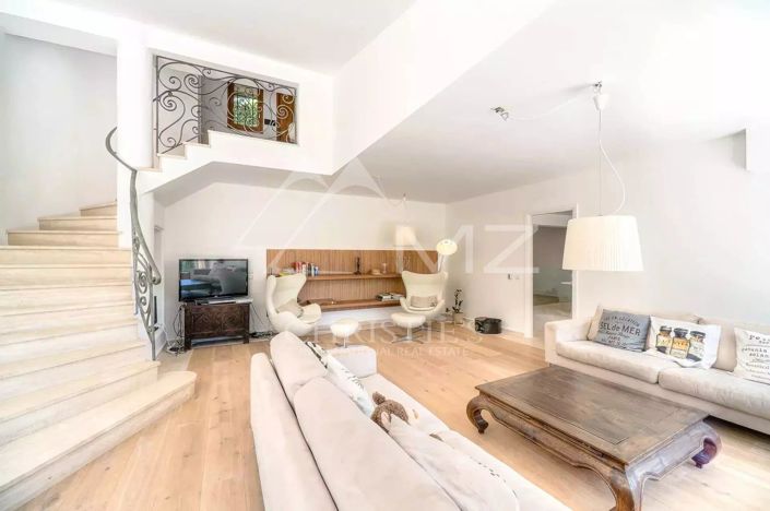 Image No.3-4 Bed House for sale