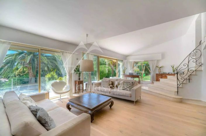 Image No.4-4 Bed House for sale