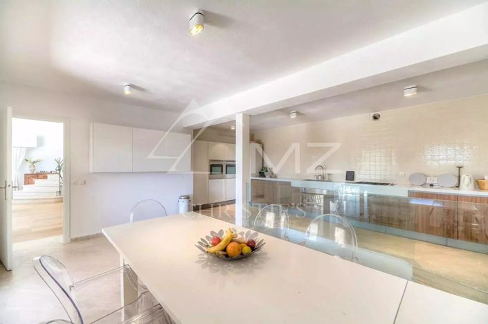 Image No.6-4 Bed House for sale