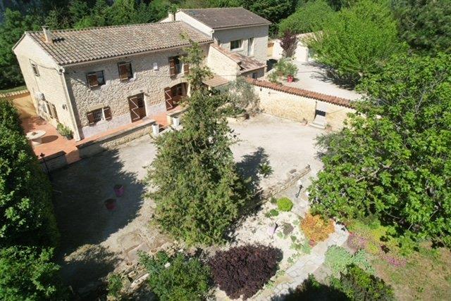Image No.1-8 Bed House for sale