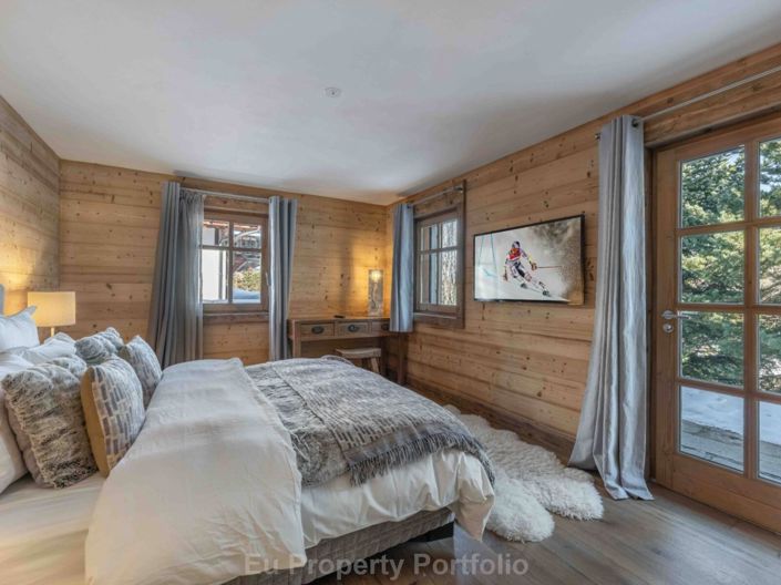 Image No.16-6 Bed House for sale