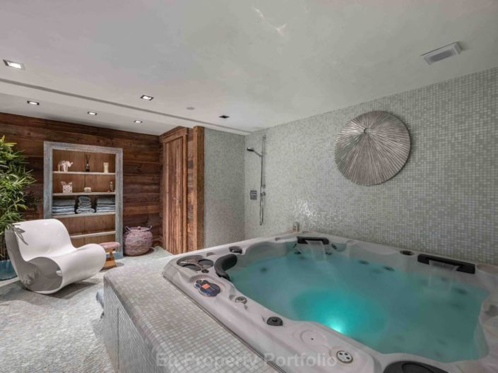 Image No.20-6 Bed House for sale