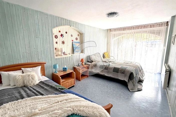 Image No.12-3 Bed House for sale