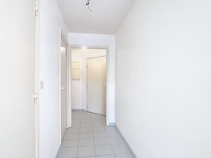 Image No.10-1 Bed Apartment for sale