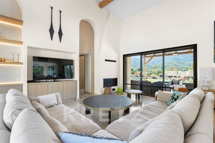 Image No.9-4 Bed House for sale