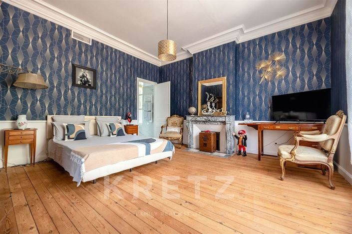 Image No.13-8 Bed Property for sale