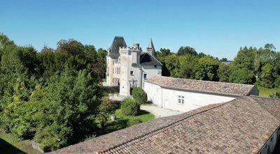 1 - Saint-Jean-d'Angély, Property