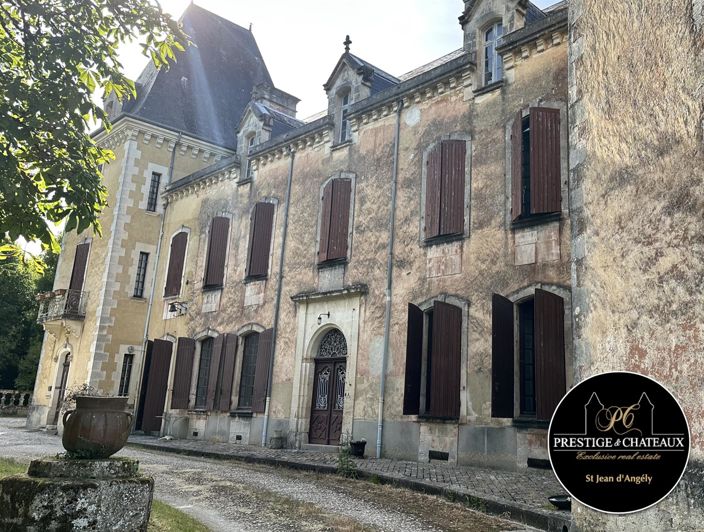 Image No.13-13 Bed Property for sale