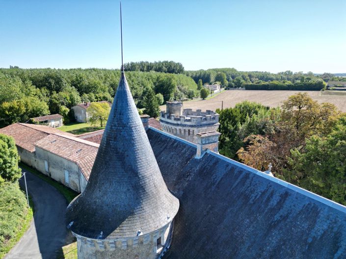 Image No.3-13 Bed Property for sale