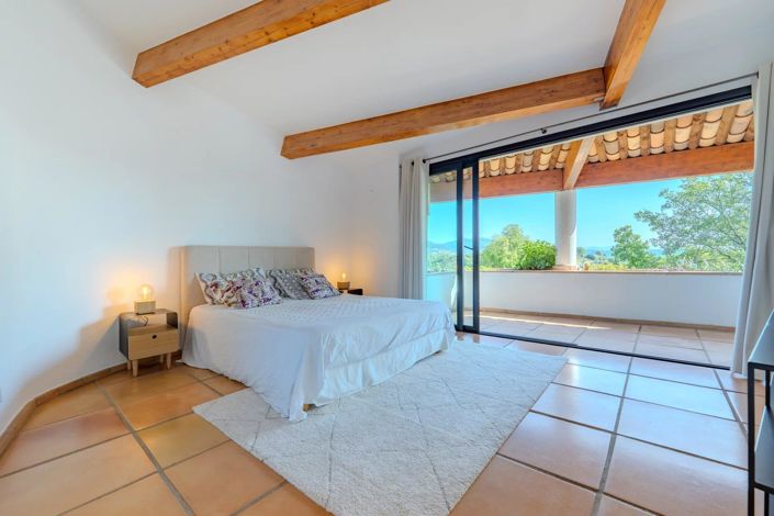 Image No.13-5 Bed House for sale