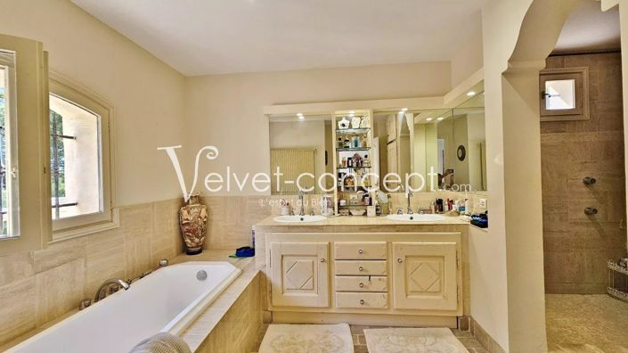 Image No.22-4 Bed House for sale