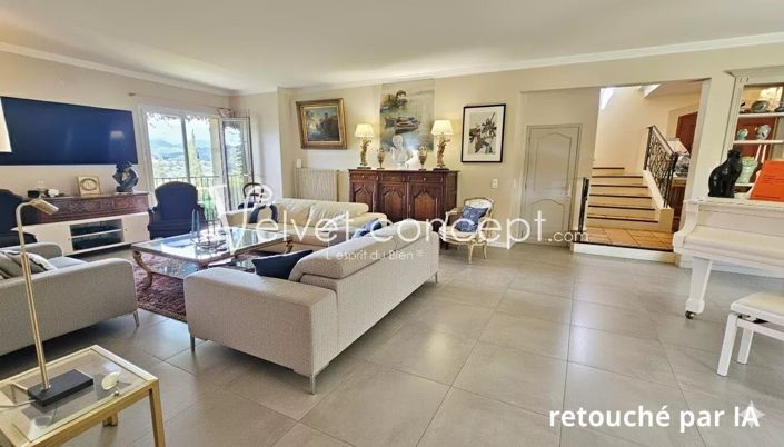 Image No.3-4 Bed House for sale