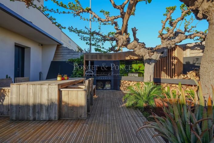 Image No.10-3 Bed House for sale