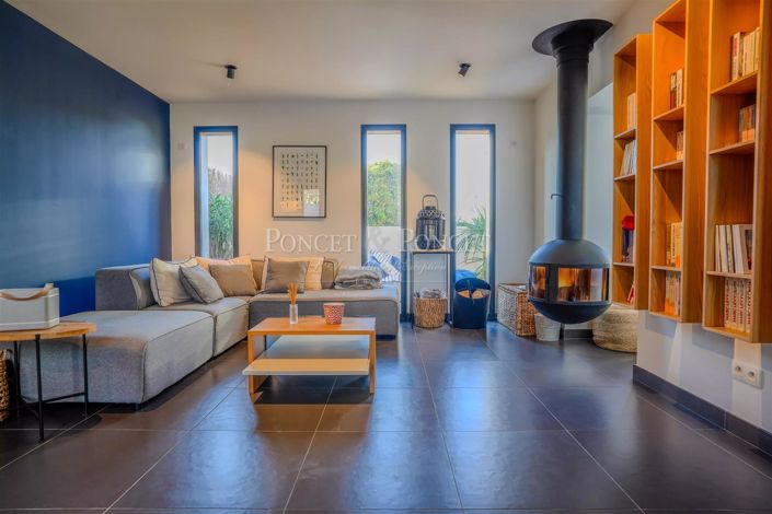 Image No.3-3 Bed House for sale