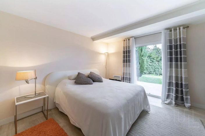 Image No.10-4 Bed House for sale