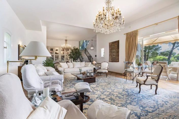 Image No.17-6 Bed House for sale