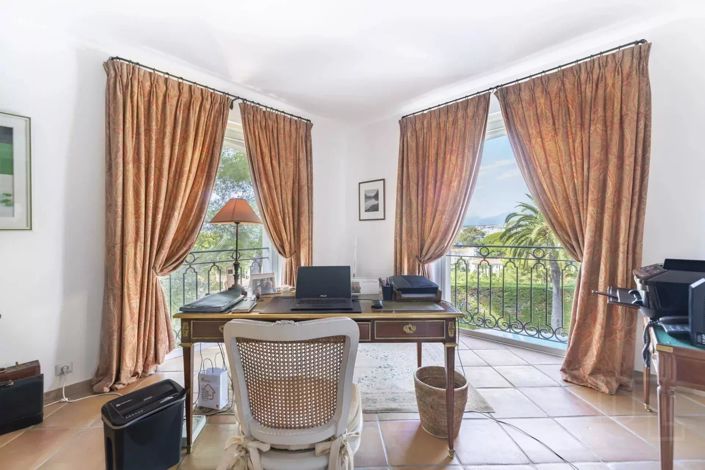 Image No.27-6 Bed House for sale