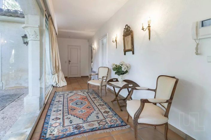 Image No.30-6 Bed House for sale