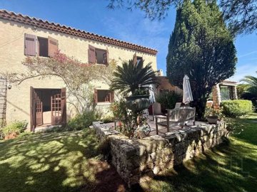 Maison de 5 chambres à vendre à Antibes