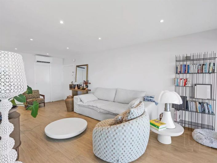 Image No.6-2 Bed Property for sale