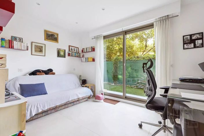 Image No.14-3 Bed Apartment for sale