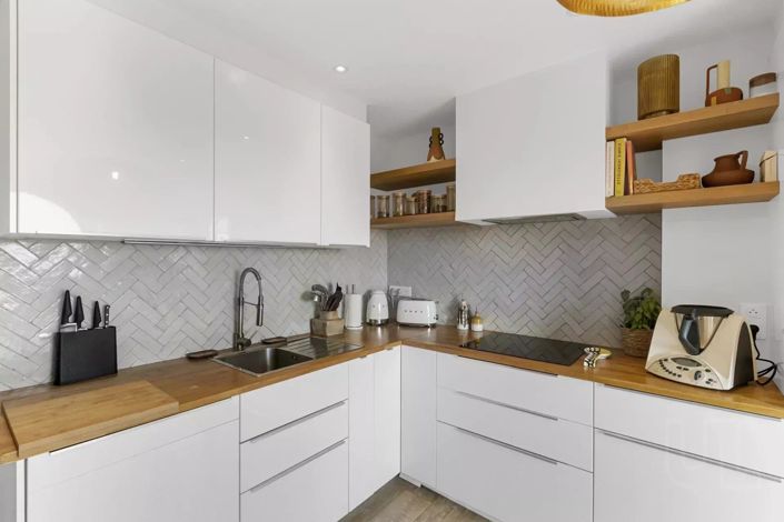 Image No.10-5 Bed House for sale