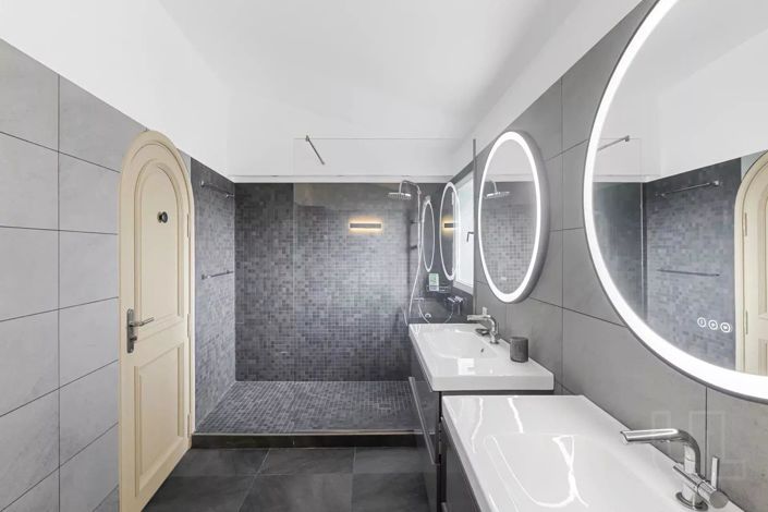 Image No.12-5 Bed House for sale