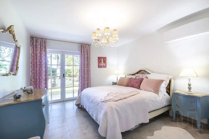 Image No.11-9 Bed House for sale