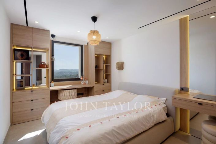 Image No.13-5 Bed House for sale