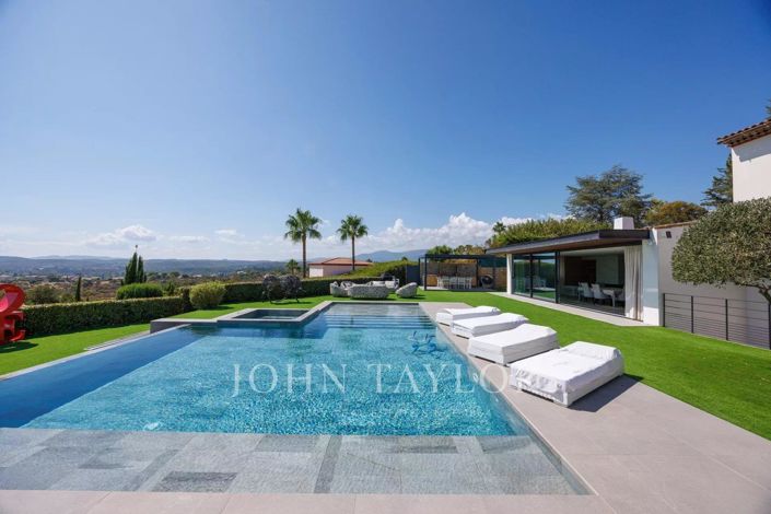 Image No.4-5 Bed House for sale