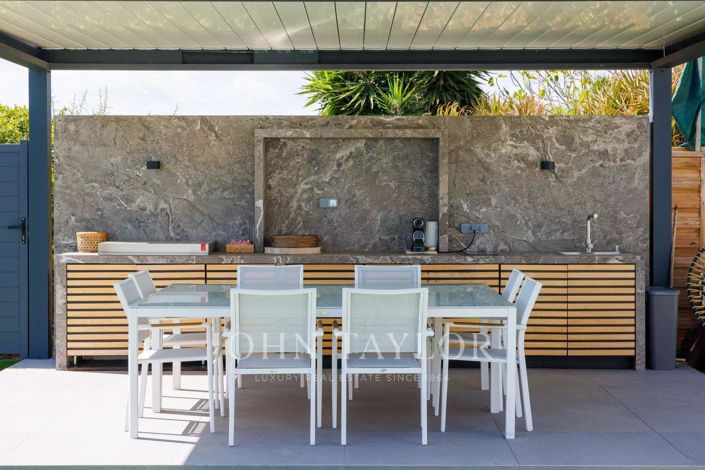 Image No.5-5 Bed House for sale