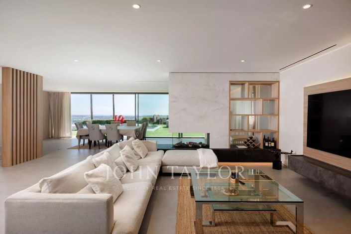 Image No.7-5 Bed House for sale