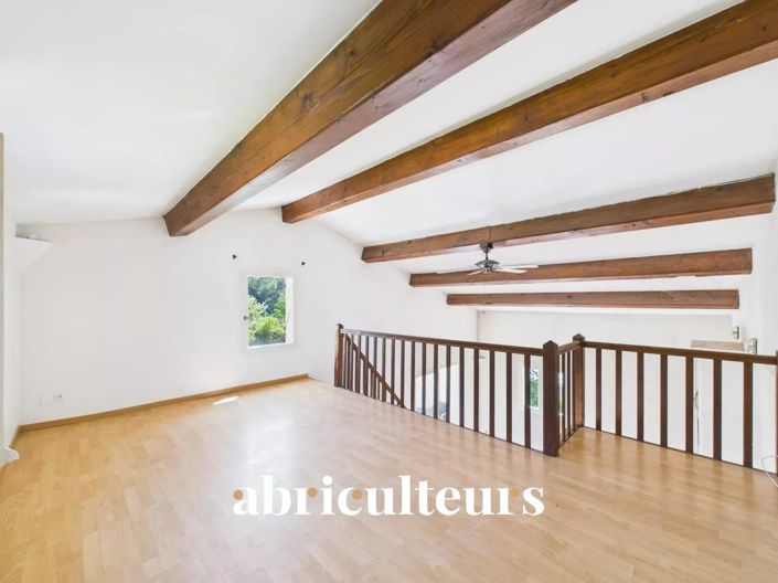 Image No.10-3 Bed House for sale