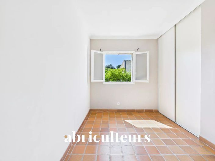 Image No.15-3 Bed House for sale