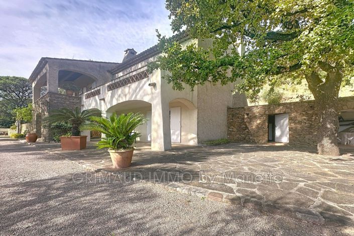 Image No.3-6 Bed House for sale