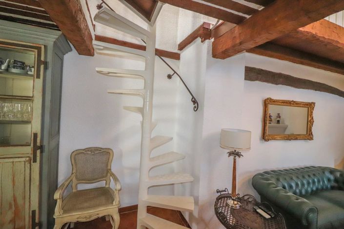 Image No.9-2 Bed House for sale