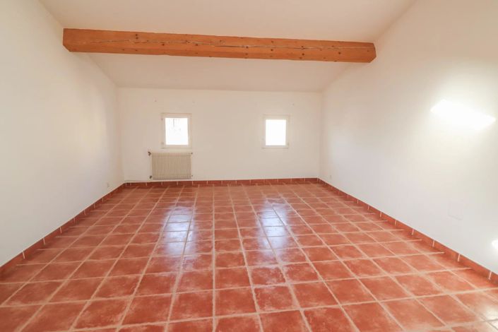 Image No.11-5 Bed House for sale