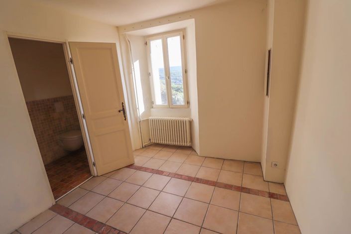 Image No.18-5 Bed House for sale