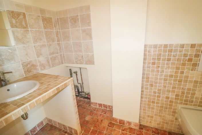 Image No.19-5 Bed House for sale