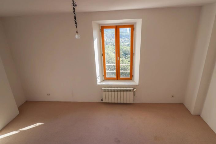 Image No.21-5 Bed House for sale