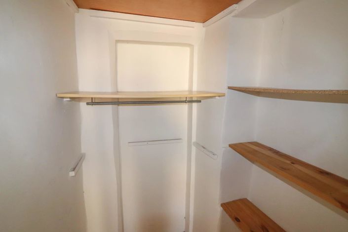 Image No.24-5 Bed House for sale