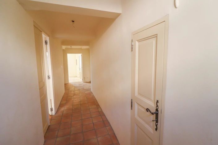 Image No.27-5 Bed House for sale