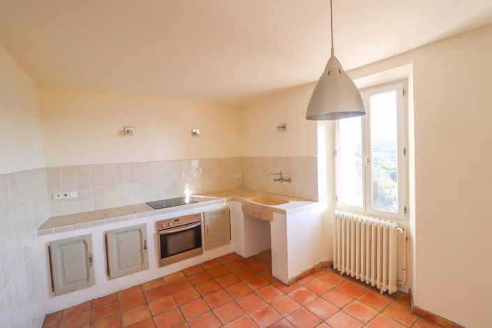 Image No.8-5 Bed House for sale