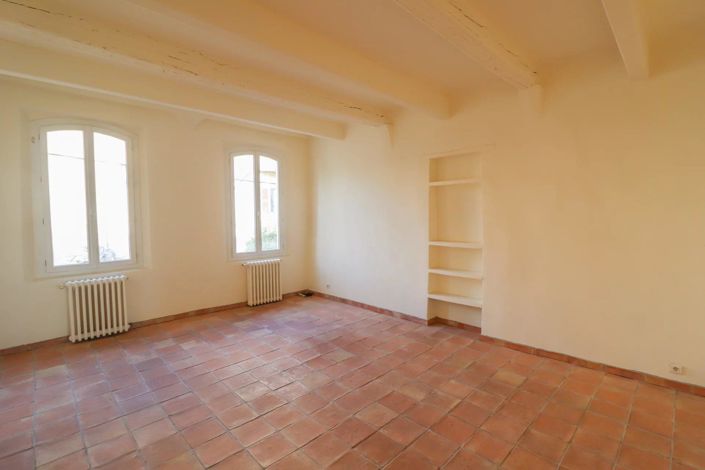 Image No.9-5 Bed House for sale