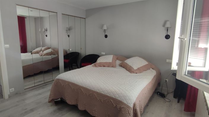 Image No.12-4 Bed House for sale