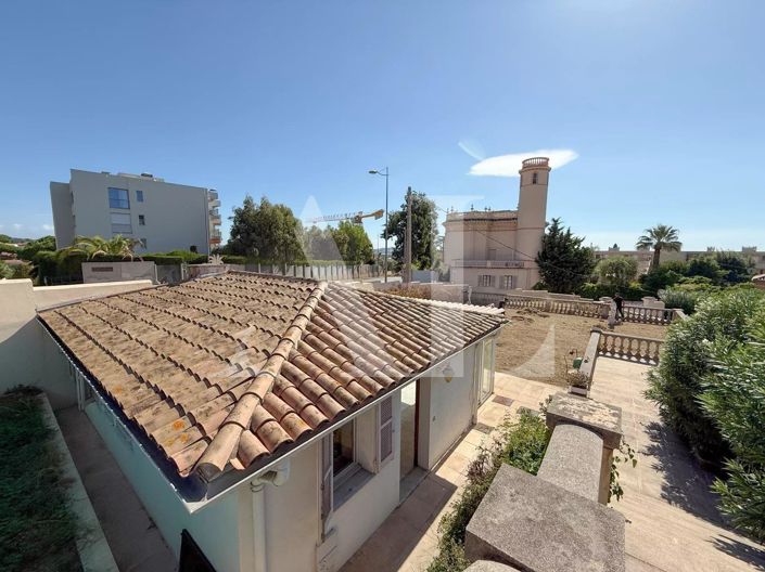 Image No.12-2 Bed House for sale