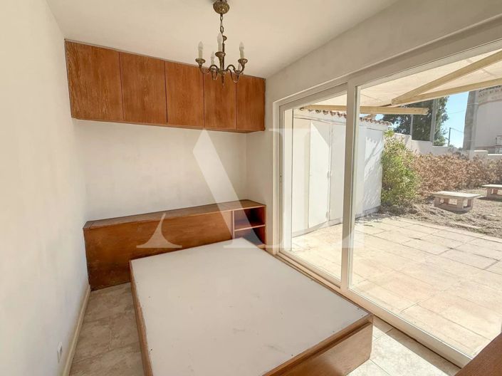 Image No.8-2 Bed House for sale